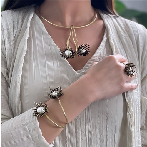 BLack daisy bracelet