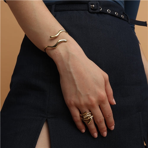 AW02 Gold cuff